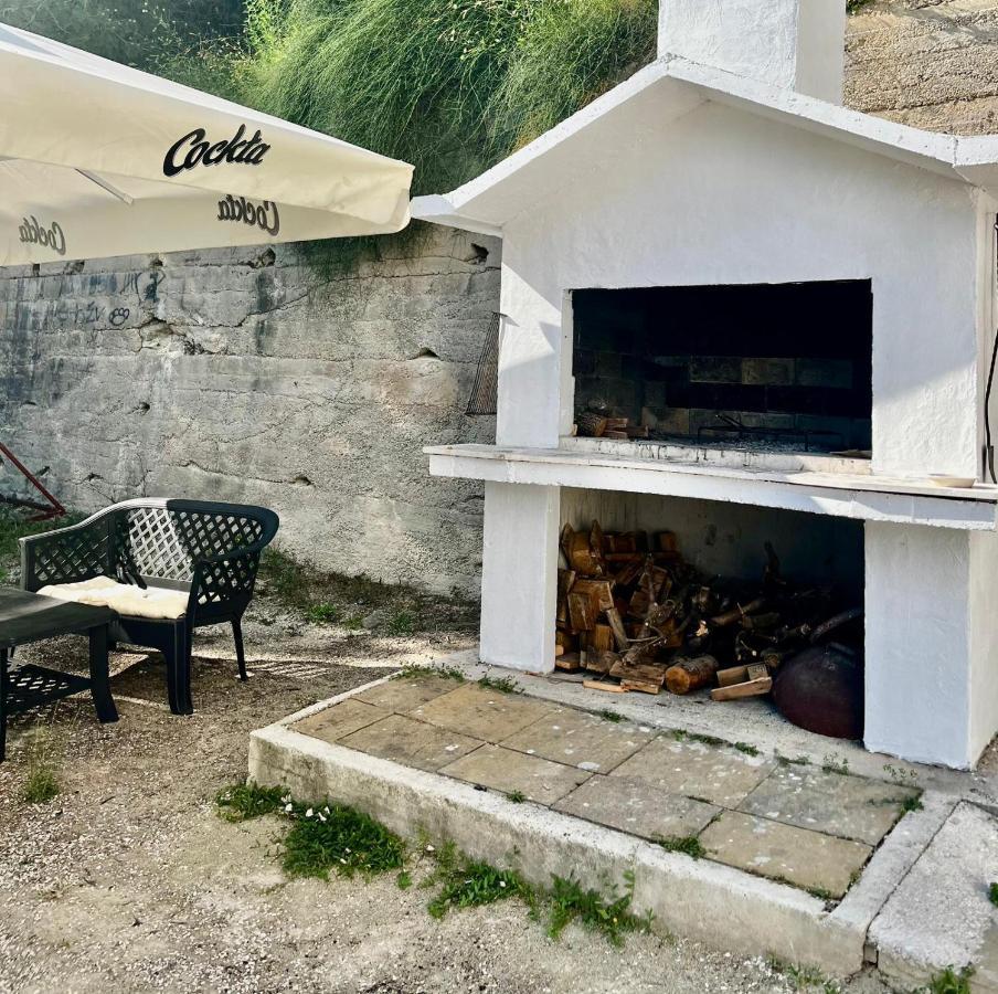 Apartmani Branko Vojnovic Omis Exterior photo