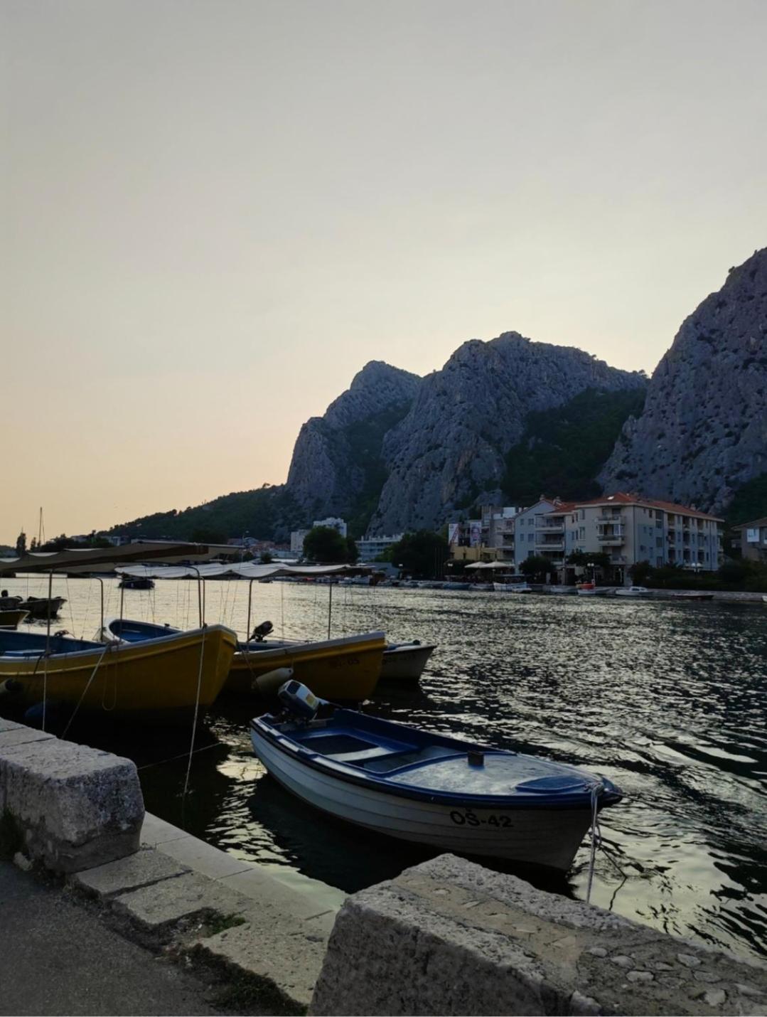Apartmani Branko Vojnovic Omis Exterior photo