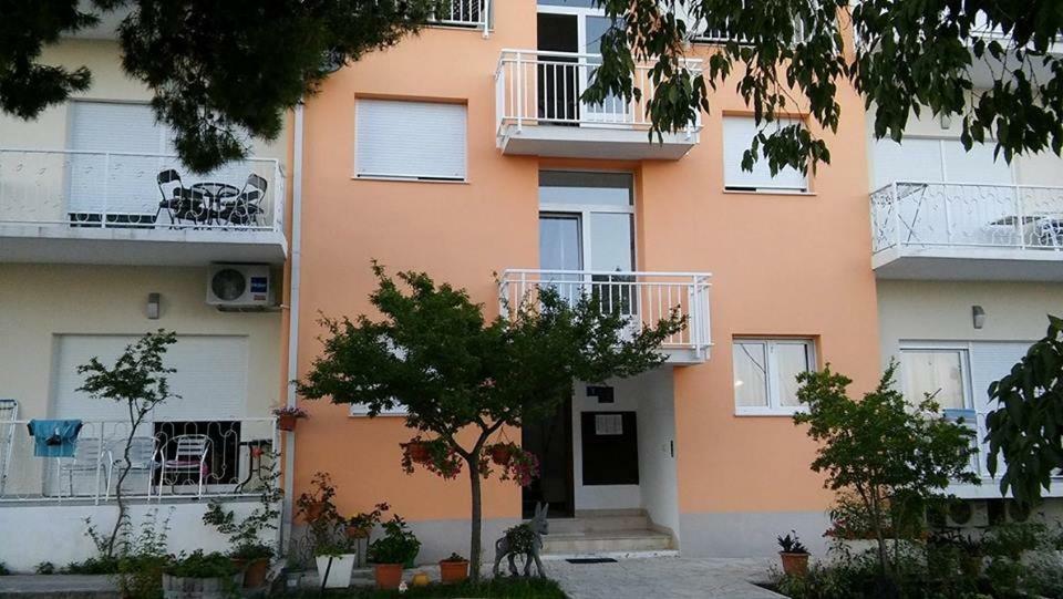 Apartmani Branko Vojnovic Omis Exterior photo